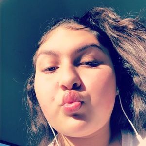 Meet your Posher, Abigail